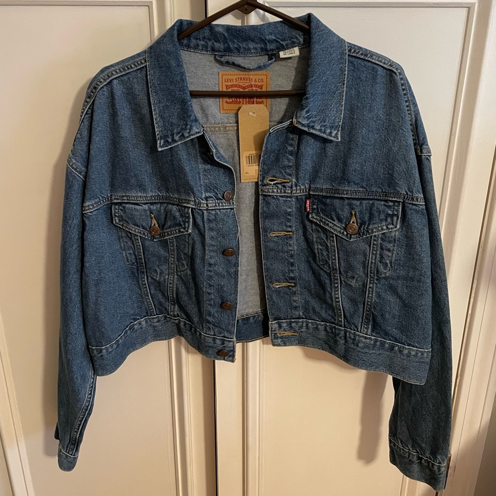 XL Levi’s cropped denim jacket NWT